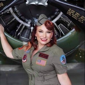 Meet your Posher, Leslie